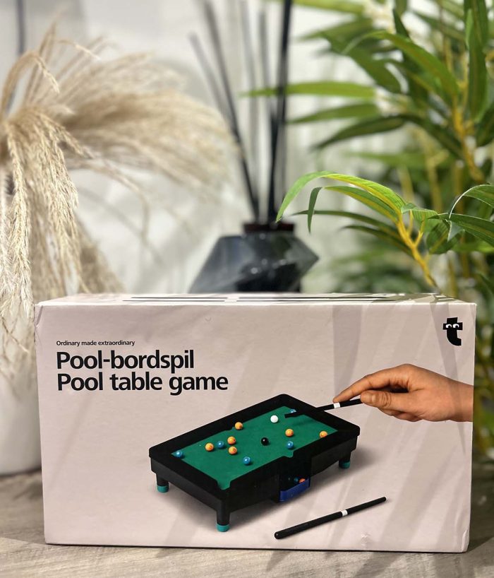 Pool-bordspil pool table game